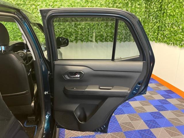 ロッキープレミアムＧ　ＨＥＶドラレコ・パノラマモニター・プッシュボタンスタート・ステアリングスイッチ・オートエアコン・キーフリー・コーナーセンサー・アルミホイール・シートヒーター・パワーウィンドウ（佐賀県）の中古車