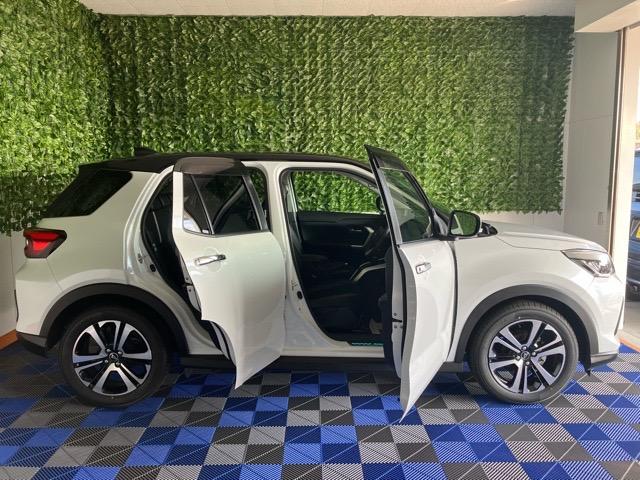 ロッキープレミアムドラレコ・パノラマモニター・プッシュボタンスタート・ステアリングスイッチ・オートエアコン・キーフリー・コーナーセンサー・アルミホイール・シートヒーター・パワーウィンドウ（佐賀県）の中古車