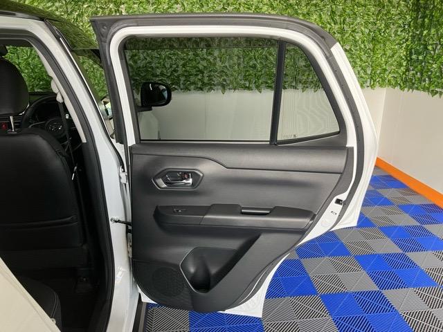 ロッキープレミアムドラレコ・パノラマモニター・プッシュボタンスタート・ステアリングスイッチ・オートエアコン・キーフリー・コーナーセンサー・アルミホイール・シートヒーター・パワーウィンドウ（佐賀県）の中古車