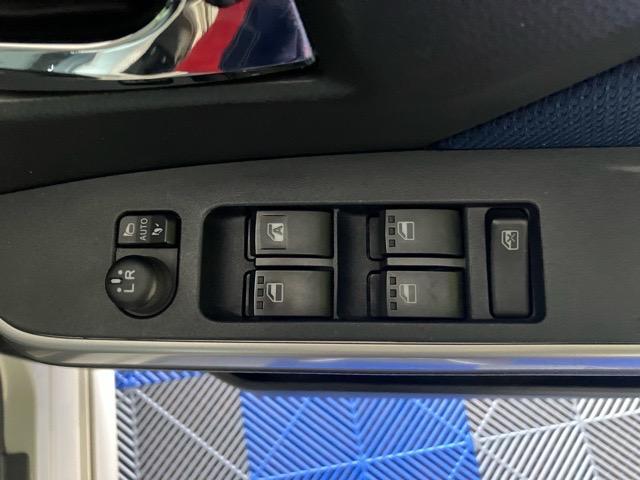 トールカスタムＧ　リミテッドII　ＳＡIII両側電動スライドドア・ドラレコ・パノラマモニター・コーナーセンサー・プッシュボタンスタート・ステアリングスイッチ・オートエアコン・キーフリー・ウォークスルー・パワーウィンドウ（佐賀県）の中古車