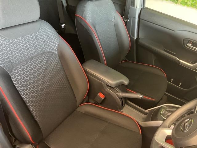 ロッキーＧアウトレット車・外装現状・ドラレコ・パノラマモニター・プッシュボタンスタート・ステアリングスイッチ・オートエアコン・キーフリー・シートヒーター・アルミホイール・パワーウィンドウ（佐賀県）の中古車