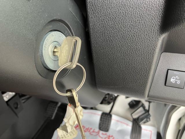 ハイゼットトラックスタンダード　農用スペシャル４ＷＤ・ＭＴ車・衝突回避・作業灯・ＡＭ／ＦＭラジオ・コーナーセンサー・エコアイドル・エアコン（佐賀県）の中古車