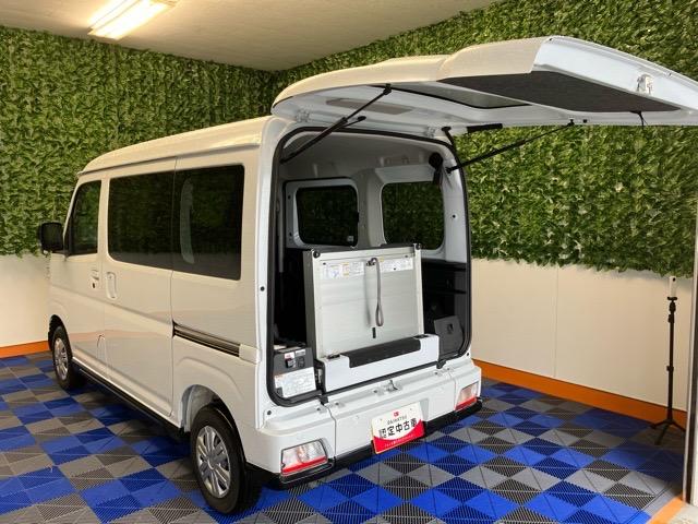 ハイゼットカーゴアトレースローパー福祉車両・電動ウインチ・２ＷＤ・ＣＶＴ車・衝突回避・両側電動スライドドア・プッシュボタンスタート・エコアイドル・コーナーセンサー・オートエアコン・キーフリーシステム・パワーウィンドウ（佐賀県）の中古車