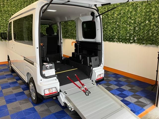 ハイゼットカーゴアトレースローパー福祉車両・電動ウインチ・２ＷＤ・ＣＶＴ車・衝突回避・両側電動スライドドア・プッシュボタンスタート・エコアイドル・コーナーセンサー・オートエアコン・キーフリーシステム・パワーウィンドウ（佐賀県）の中古車