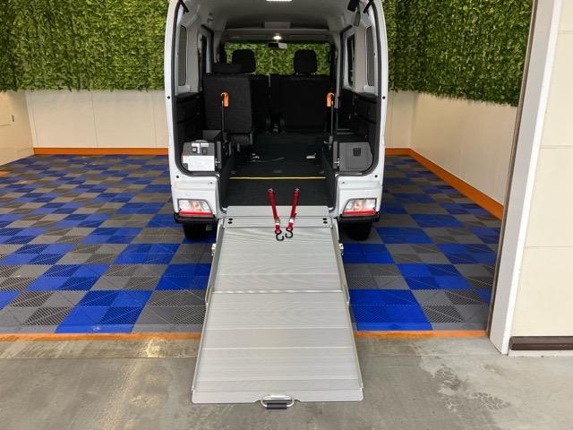 ハイゼットカーゴアトレースローパー福祉車両・電動ウインチ・２ＷＤ・ＣＶＴ車・衝突回避・両側電動スライドドア・プッシュボタンスタート・エコアイドル・コーナーセンサー・オートエアコン・キーフリーシステム・パワーウィンドウ（佐賀県）の中古車