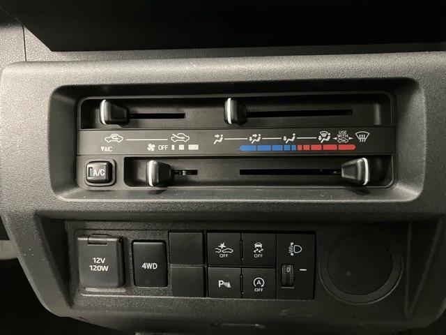 ハイゼットトラックスタンダード４ＷＤ・ＭＴ車・衝突回避・ＡＭ／ＦＭラジオ・コーナーセンサー・エコアイドル・エアコン（佐賀県）の中古車