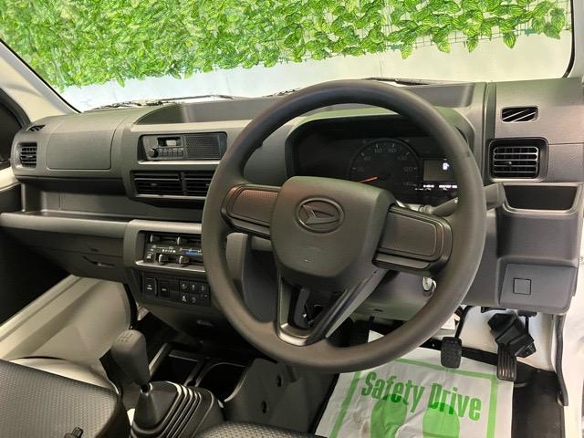 ハイゼットトラックスタンダード４ＷＤ・ＭＴ車・衝突回避・ＡＭ／ＦＭラジオ・コーナーセンサー・エコアイドル・エアコン（佐賀県）の中古車