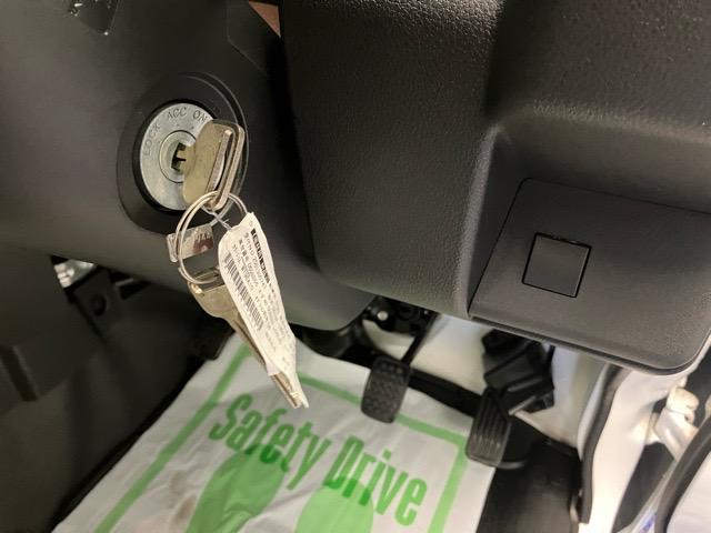 ハイゼットトラックスタンダード４ＷＤ・ＭＴ車・衝突回避・ＡＭ／ＦＭラジオ・コーナーセンサー・エコアイドル・エアコン（佐賀県）の中古車