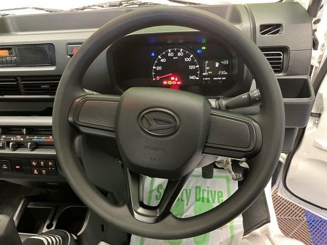 ハイゼットトラックスタンダード４ＷＤ・ＭＴ車・衝突回避・ＡＭ／ＦＭラジオ・コーナーセンサー・エコアイドル・エアコン（佐賀県）の中古車