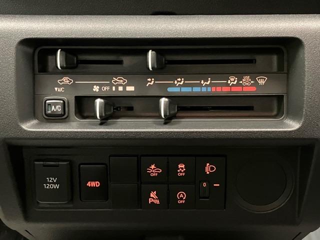 ハイゼットトラックスタンダード４ＷＤ・ＭＴ車・衝突回避・ＡＭ／ＦＭラジオ・コーナーセンサー・エコアイドル・エアコン（佐賀県）の中古車