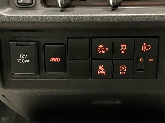 ハイゼットトラックスタンダード４ＷＤ・ＭＴ車・衝突回避・ＡＭ／ＦＭラジオ・コーナーセンサー・エコアイドル・エアコン（佐賀県）の中古車