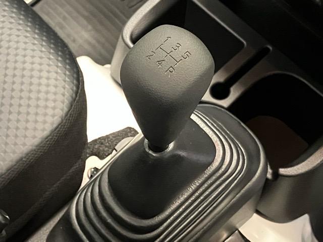 ハイゼットトラックスタンダード４ＷＤ・ＭＴ車・衝突回避・ＡＭ／ＦＭラジオ・コーナーセンサー・エコアイドル・エアコン（佐賀県）の中古車