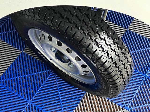 ハイゼットトラックスタンダード４ＷＤ・ＭＴ車・衝突回避・ＡＭ／ＦＭラジオ・コーナーセンサー・エコアイドル・エアコン（佐賀県）の中古車