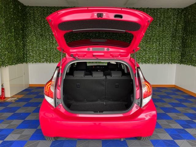 アクアＳ外装ワケあり車・バックモニター・プッシュボタンスタート・ステアリングスイッチ・オートエアコン・キーフリー・パワーウィンドウ（佐賀県）の中古車