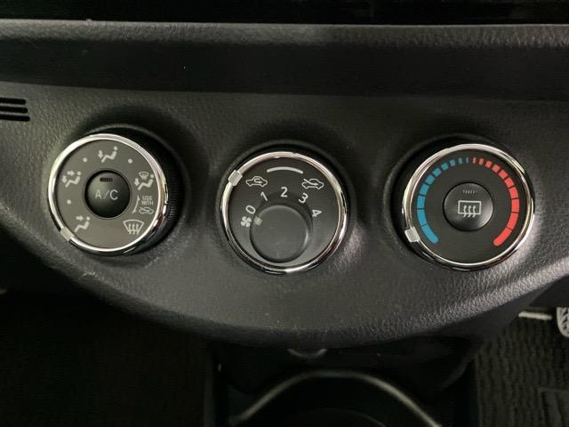 ヴィッツ１．３Ｆ　スマートスタイルＥＴＣ・バックモニター・ステアリングスイッチ・プッシュボタンスタート・エアコン・キーフリー・パワーウィンドウ（佐賀県）の中古車