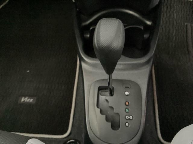 ヴィッツ１．３Ｆ　スマートスタイルＥＴＣ・バックモニター・ステアリングスイッチ・プッシュボタンスタート・エアコン・キーフリー・パワーウィンドウ（佐賀県）の中古車