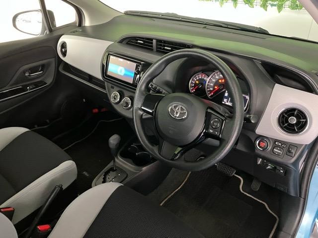 ヴィッツ１．３Ｆ　スマートスタイルＥＴＣ・バックモニター・ステアリングスイッチ・プッシュボタンスタート・エアコン・キーフリー・パワーウィンドウ（佐賀県）の中古車