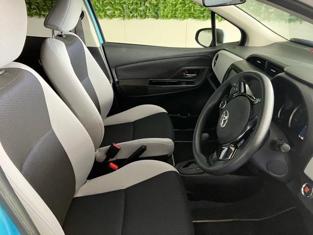 ヴィッツ１．３Ｆ　スマートスタイルＥＴＣ・バックモニター・ステアリングスイッチ・プッシュボタンスタート・エアコン・キーフリー・パワーウィンドウ（佐賀県）の中古車