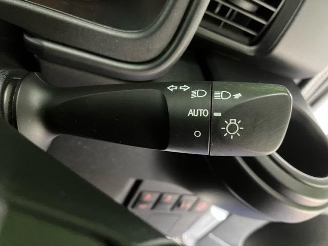 ハイゼットカーゴデラックスＳＡIII外装ワケあり車・２ＷＤ・ＡＴ車・衝突回避・ＣＤオーディオ・両側スライドドア・エコアイドル・オートハイビーム・エアコン（佐賀県）の中古車