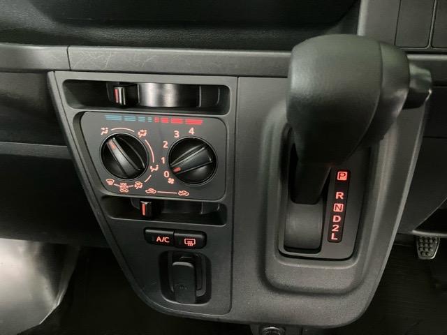 ハイゼットカーゴデラックスＳＡIII外装ワケあり車・２ＷＤ・ＡＴ車・衝突回避・ＣＤオーディオ・両側スライドドア・エコアイドル・オートハイビーム・エアコン（佐賀県）の中古車