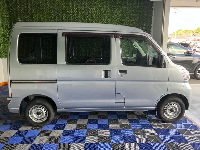 ハイゼットカーゴデラックスＳＡIII外装ワケあり車・２ＷＤ・ＡＴ車・衝突回避・ＣＤオーディオ・両側スライドドア・エコアイドル・オートハイビーム・エアコン（佐賀県）の中古車