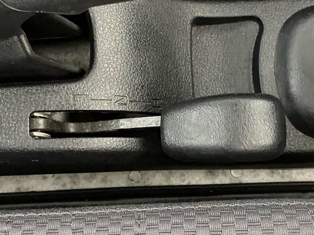 ハイゼットトラックEXTアウトレット車・4WD・MT車・ナビ・作業灯・ハイロー切替・エアコン・キーレスエントリー・パワーウィンドウ(佐賀県)の中古車