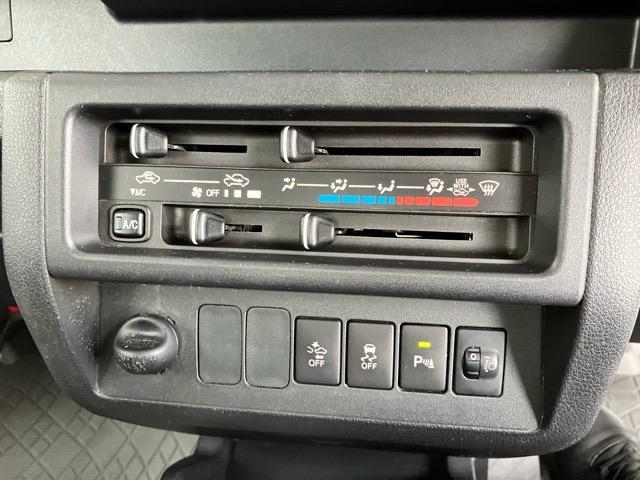 ハイゼットトラックジャンボSAIIIt外装ワケあり車・2WD・CVT車・衝突回避・AM/FMラジオ・コーナーセンサー・キーレスエントリー・エコアイドル・エアコン(佐賀県)の中古車