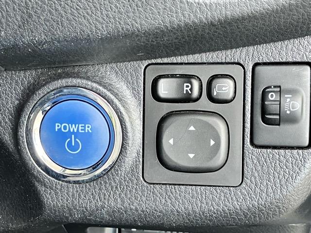 ヴィッツハイブリッドFアウトレット車・ETC・バックモニター・プッシュボタンスタート・ステアリングスイッチ・オートエアコン・キーフリー・パワーウィンドウ(佐賀県)の中古車