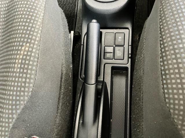 ヴィッツハイブリッドFアウトレット車・ETC・バックモニター・プッシュボタンスタート・ステアリングスイッチ・オートエアコン・キーフリー・パワーウィンドウ(佐賀県)の中古車