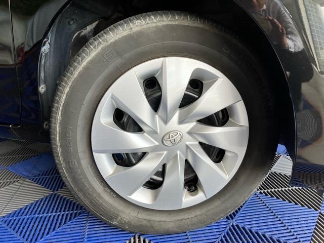 ヴィッツハイブリッドFアウトレット車・ETC・バックモニター・プッシュボタンスタート・ステアリングスイッチ・オートエアコン・キーフリー・パワーウィンドウ(佐賀県)の中古車