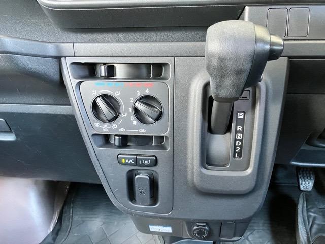ハイゼットカーゴデラックスSAIII2WD・AT車・衝突回避・AM/FMラジオ・両側スライドドア・エコアイドル・オートハイビーム・エアコン・パワーウィンドウ(佐賀県)の中古車