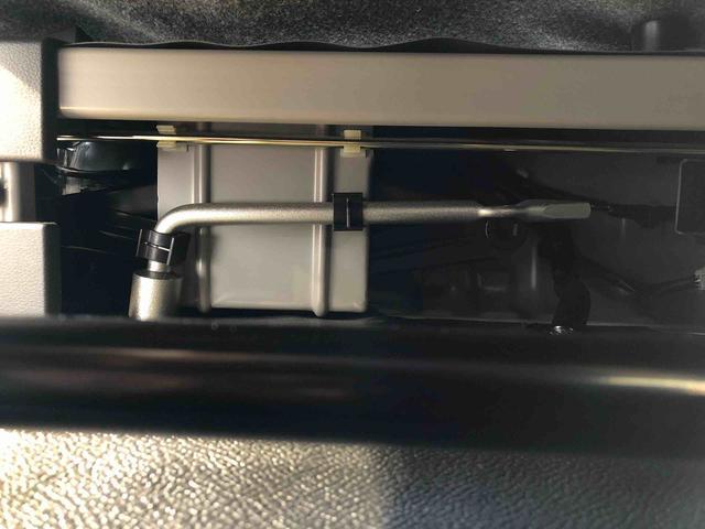 ハイゼットカーゴＤＸ４ＷＤ　ＡＭ／ＦＭラジオ　　マニュアルエアコン　パワーステアリング　パワードアロック　キーレスエントリー　衝突被害軽減システム　横滑り防止機能　アイドリングストップ　オートライト　ＡＢＳ（長野県）の中古車