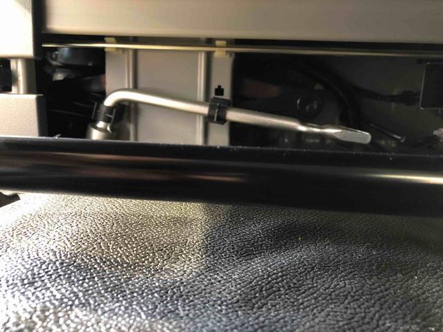 ハイゼットカーゴＤＸ４ＷＤ　ＡＭ／ＦＭラジオ　　マニュアルエアコン　パワーステアリング　パワードアロック　キーレスエントリー　衝突被害軽減システム　横滑り防止機能　アイドリングストップ　オートライト　ＡＢＳ（長野県）の中古車