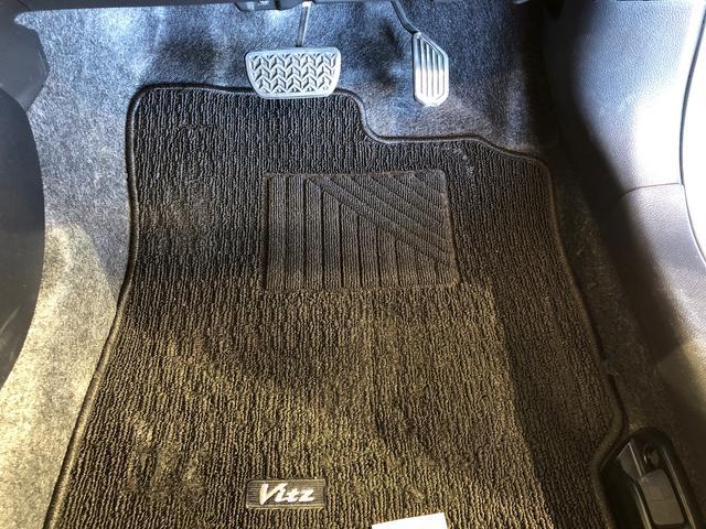 ヴィッツハイブリッドＵ２ＷＤ　衝突被害軽減システム　横滑り防止機能　シートヒーター　オートライト　プッシュスタート　スマートキー　オートエアコン　パワステ　パワーウインドウ　電動格納ドアミラー　ＡＢＳ（長野県）の中古車