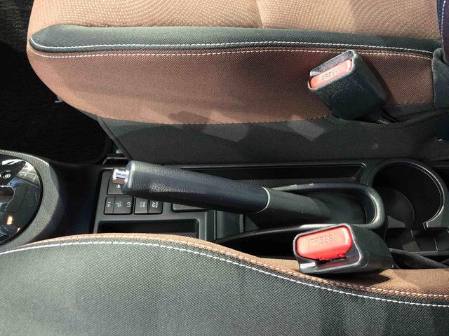 ヴィッツハイブリッドＵ２ＷＤ　衝突被害軽減システム　横滑り防止機能　シートヒーター　オートライト　プッシュスタート　スマートキー　オートエアコン　パワステ　パワーウインドウ　電動格納ドアミラー　ＡＢＳ（長野県）の中古車