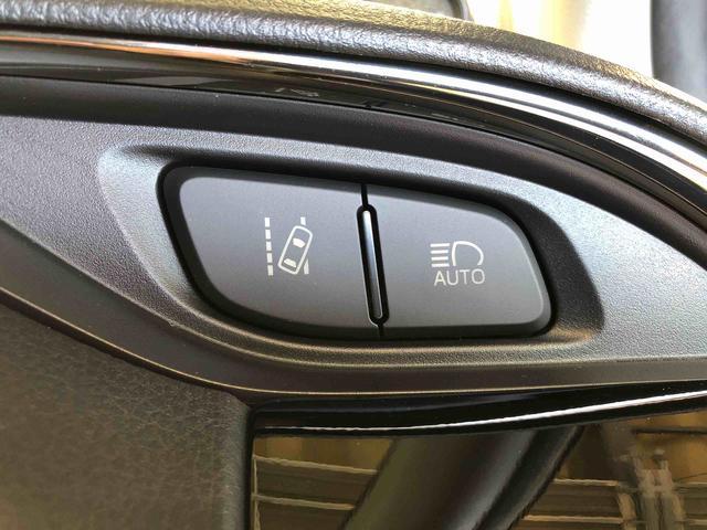 ヴィッツハイブリッドＵ２ＷＤ　衝突被害軽減システム　横滑り防止機能　シートヒーター　オートライト　プッシュスタート　スマートキー　オートエアコン　パワステ　パワーウインドウ　電動格納ドアミラー　ＡＢＳ（長野県）の中古車