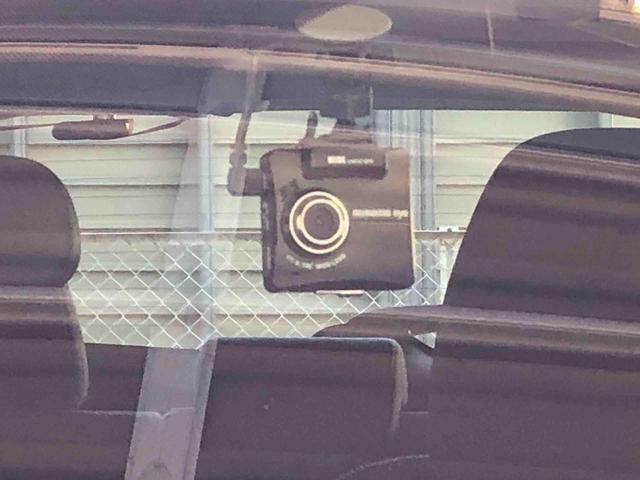 ヴィッツハイブリッドＵ２ＷＤ　衝突被害軽減システム　横滑り防止機能　シートヒーター　オートライト　プッシュスタート　スマートキー　オートエアコン　パワステ　パワーウインドウ　電動格納ドアミラー　ＡＢＳ（長野県）の中古車