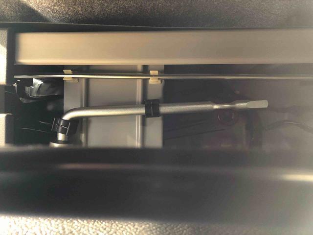 ハイゼットカーゴＤＸ４ＷＤ　ＡＭ／ＦＭラジオ　　マニュアルエアコン　パワーステアリング　パワードアロック　キーレスエントリー　衝突被害軽減システム　横滑り防止機能　アイドリングストップ　オートライト　ＡＢＳ（長野県）の中古車