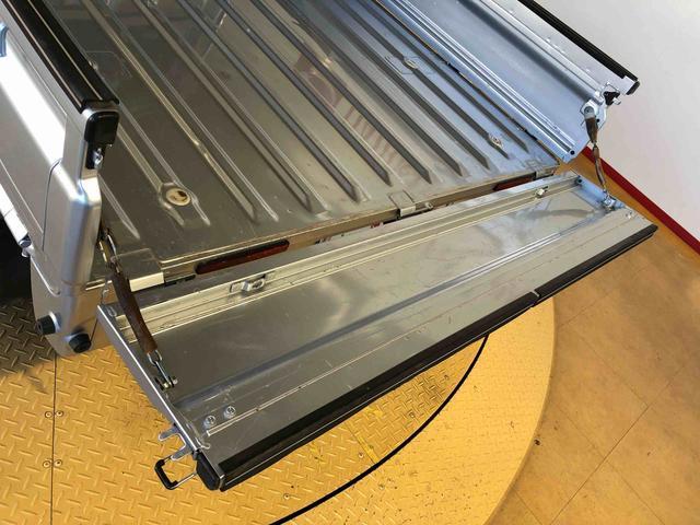 ハイゼットトラックジャンボ４ＷＤ　オートライト　マニュアルエアコン　パワステ　格納式テールゲートチェーン　パワーウィンドウ　フォグランプ　作業灯　ＡＢＳ（長野県）の中古車