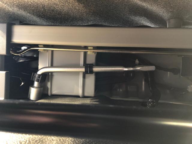ハイゼットカーゴＤＸ４ＷＤ　ＡＭ／ＦＭラジオ　　マニュアルエアコン　パワーステアリング　パワードアロック　キーレスエントリー　衝突被害軽減システム　横滑り防止機能　アイドリングストップ　オートライト　ＡＢＳ（長野県）の中古車