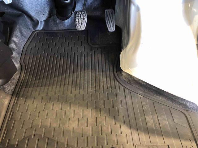 ハイゼットカーゴＤＸ４ＷＤ　ＡＭ／ＦＭラジオ　　マニュアルエアコン　パワーステアリング　パワードアロック　キーレスエントリー　衝突被害軽減システム　横滑り防止機能　アイドリングストップ　オートライト　ＡＢＳ（長野県）の中古車