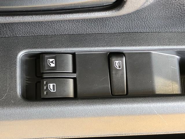 ハイゼットカーゴＤＸ４ＷＤ　ＡＭ／ＦＭラジオ　　マニュアルエアコン　パワーステアリング　パワードアロック　キーレスエントリー　衝突被害軽減システム　横滑り防止機能　アイドリングストップ　オートライト　ＡＢＳ（長野県）の中古車