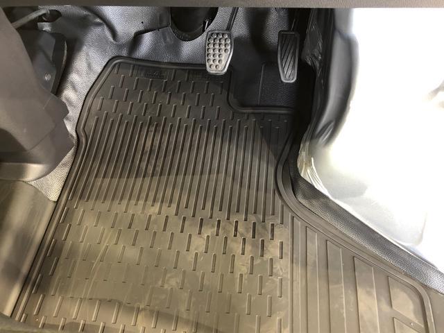 ハイゼットカーゴＤＸ４ＷＤ　ＡＭ／ＦＭラジオ　　マニュアルエアコン　パワーステアリング　パワードアロック　キーレスエントリー　衝突被害軽減システム　横滑り防止機能　アイドリングストップ　オートライト　ＡＢＳ（長野県）の中古車