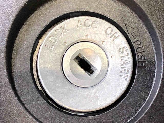 ハイゼットカーゴＤＸ４ＷＤ　ＡＭ／ＦＭラジオ　　マニュアルエアコン　パワーステアリング　パワードアロック　キーレスエントリー　衝突被害軽減システム　横滑り防止機能　アイドリングストップ　オートライト　ＡＢＳ（長野県）の中古車