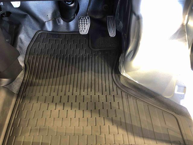 ハイゼットカーゴＤＸ４ＷＤ　ＡＭ／ＦＭラジオ　　マニュアルエアコン　パワーステアリング　パワードアロック　キーレスエントリー　衝突被害軽減システム　横滑り防止機能　アイドリングストップ　オートライト　ＡＢＳ（長野県）の中古車