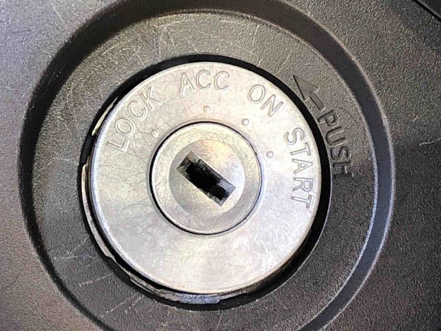 ハイゼットカーゴＤＸ４ＷＤ　ＡＭ／ＦＭラジオ　　マニュアルエアコン　パワーステアリング　パワードアロック　キーレスエントリー　衝突被害軽減システム　横滑り防止機能　アイドリングストップ　オートライト　ＡＢＳ（長野県）の中古車