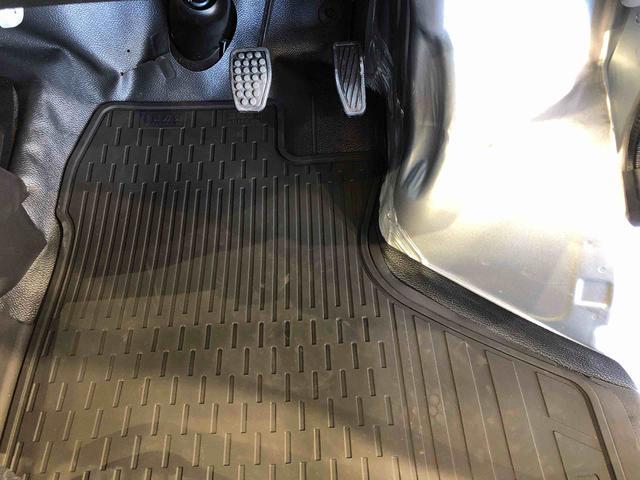 ハイゼットカーゴＤＸ４ＷＤ　ＡＭ／ＦＭラジオ　　マニュアルエアコン　パワーステアリング　パワードアロック　キーレスエントリー　衝突被害軽減システム　横滑り防止機能　アイドリングストップ　オートライト　ＡＢＳ（長野県）の中古車