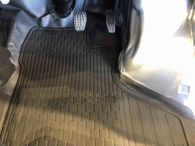 ハイゼットカーゴＤＸ４ＷＤ　ＡＭ／ＦＭラジオ　　マニュアルエアコン　パワーステアリング　パワードアロック　キーレスエントリー　衝突被害軽減システム　横滑り防止機能　アイドリングストップ　オートライト　ＡＢＳ（長野県）の中古車