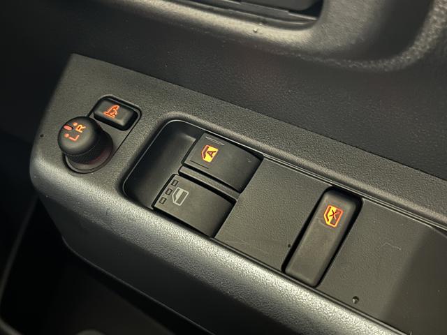 ハイゼットカーゴクルーズ 6.8ディスプレイオーディオ キーフリー保証 新車保証・まごころ保証 1年間・走行距離無制限付き キーフリーシステム 電動格納ドアミラー アイドリングストップ 前席パワーウインドウ コーナーセンサー オートライト オートハイビーム(東京都)の中古車