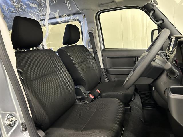 ハイゼットカーゴクルーズ 6.8ディスプレイオーディオ キーフリー保証 新車保証・まごころ保証 1年間・走行距離無制限付き キーフリーシステム 電動格納ドアミラー アイドリングストップ 前席パワーウインドウ コーナーセンサー オートライト オートハイビーム(東京都)の中古車